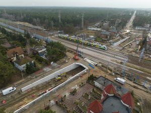 Nowe wiadukty zwiększą bezpieczeństwo na liniach kolejowych na Mazowszu
