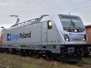 Pierwsza z dwóch zakontraktowanych lokomotyw TRAXX  Akiem rozpoczęła służbę w CD Cargo Poland