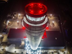Najwyższa wieża ruchu lotniczego oddana do użytku