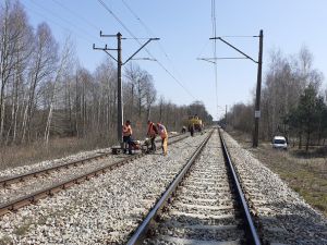 Wykonawca deklaruje, że w czerwcu pojadą pociągi z Warszawy do Radomia bez komunikacji zastępczej