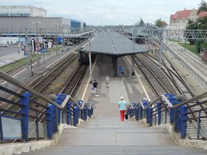 PLK modernizuje cztery perony w Poznaniu