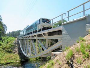 PKP Polskie Linie Kolejowe S.A. wyremontowały most na rzece Brdzie pod Tucholą oraz wiadukt w Żalnie