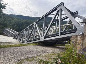 Most kolejowy zawalił się w Norwegii z powodu powodzi
