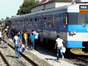 Węgry: aresztowano obsługę chorwackiego pociągu z uchodźcami