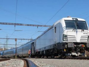 Koleje Czeskie testowały współpracę lokomotywy Vectron z jednostką Railjet (video)