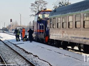 Awaria lokomotywy na stacji w Głogówku. Z baku wyciekało paliwo