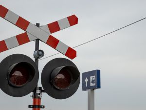 Nowa sygnalizacja świetlna i akustyczna na przejazdach kolejowo-drogowych na Podlasiu.