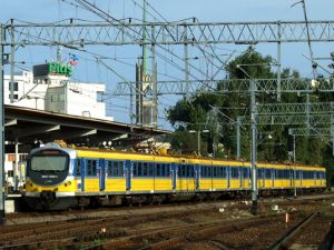 Gdynia: pasażer SKM wpadł między pociąg a peron