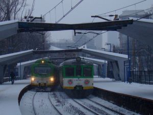 Warszawa: opóźnienia pociągów na średnicy