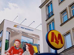 Mural PKP Intercity przy Metrze Politechnika oficjalnie zaprezentowany