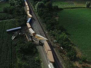 Wykolejenie pociągiu kontenerowego z ładunkiem niebezpiecznym na Węgrzech