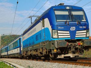Vectron ČD z pociagiem PKP Intercity zacznie kursować do Szklarskiej Poręby Górnej i Krakowa