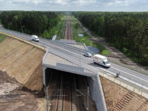 Wiadukt drogowy nad torami w Toporze na Rail Baltica oddany do użytku.