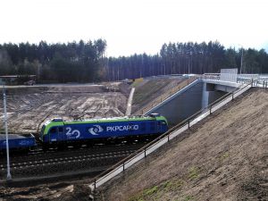 Rail Baltica: wiadukt nad torami w Łapach zwiększa bezpieczeństwo