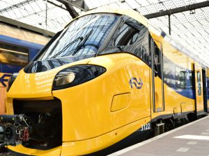 Alstom i NS prezentują pociąg Coradia Stream nowej generacji na Dworcu Głównym w Rotterdamie