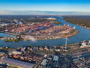 Port Hamburg – odczuwalny zwrot w wielkości przeładunków