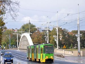 Poznań: wyleciał z tramwaju za cebulę