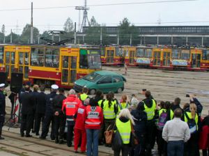 Łódź: symulacja zderzenia tramwaju z samochodem