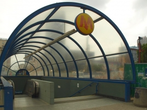 Pasażerowie zadowoleni z warszawskiego metra