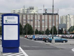Warszawa: większy parking przy metrze Stokłosy