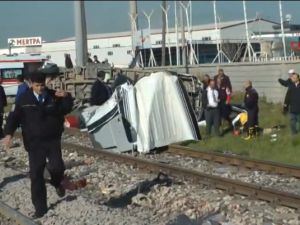 Turcja: pociąg uderzył w mikrobus. Są ofiary