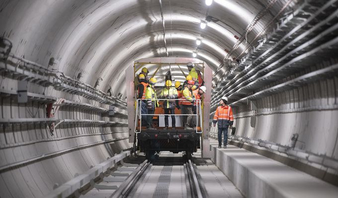 „Wojtuś” wjechał do nowych tuneli na powstającym odcinku metra na warszawskim Bemowie