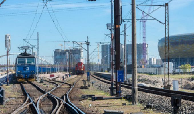 Modernizacja kolejowej infrastruktury ułatwiającej dostęp do portów w Gdańsku i Gdyni.