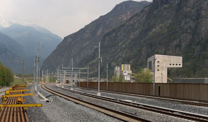 W Szwajcarii otwarto najdłuższy tunel kolejowy na świecie