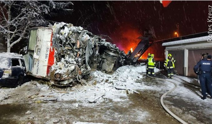 Kolizja pociągów towarowych w południowej Austrii, dwóch maszynistów zostało rannych
