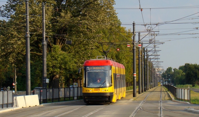 Siedem ofert na szybki tramwaj w Warszawie