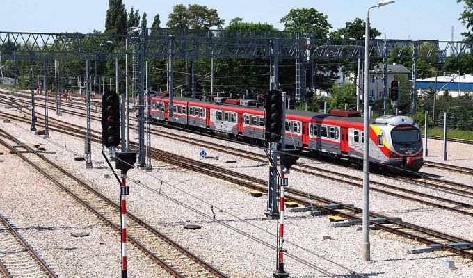 PLK promuje zakończenie modernizacji trasy Warszawa - Łódź