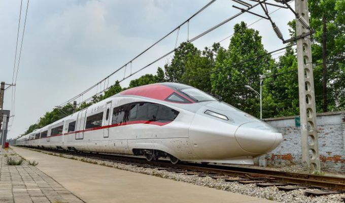 Chiny zbudowały szybki pociąg towarowy poruszający się z prędkością 350 km / h