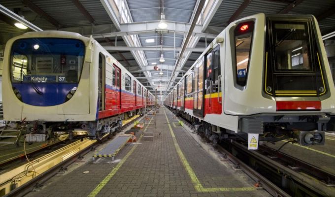 Warszawskie metro kupi 45 pociągów za 1,7 mld zł. Zgłosiło się pięciu chętnych