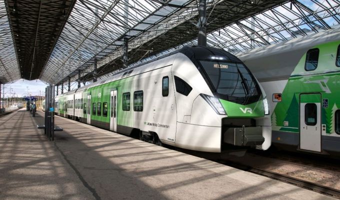 Pasażerowie fińskiego przewoźnika VR wybierają malaturę pociągu przyszłości. 