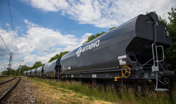 Rail Cargo Logistic wzmacnia swoją flotę o 50 nowych wagonów zbożowych  (Tagnpps 95 m3) od Ermewa