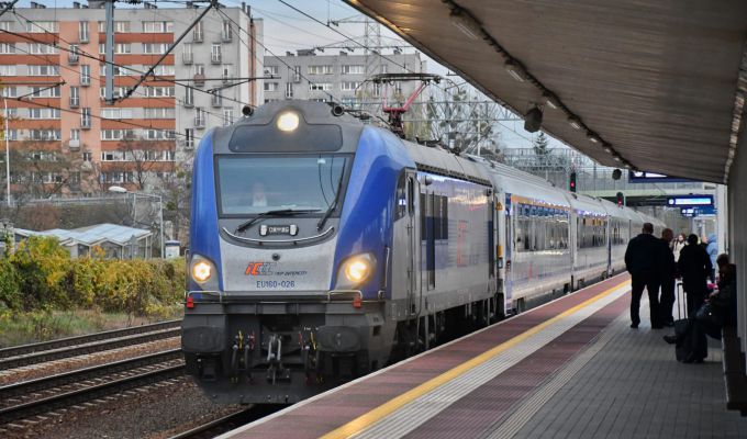 W pierwsze dni majówki PKP Intercity przewiozło 1,3 mln pasażerów