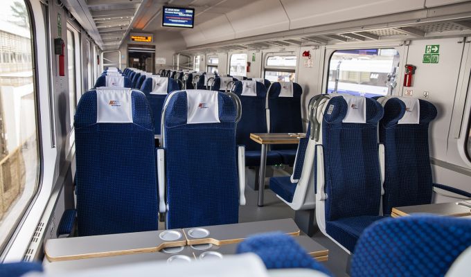 PKP Intercity odbiera pierwsze zmodernizowane wagony z kontraktu za ponad pół miliarda złotych