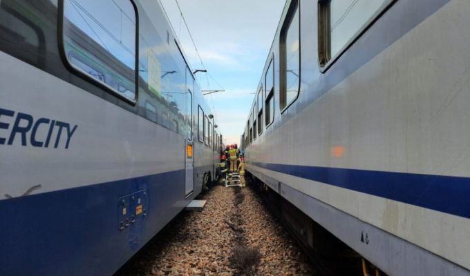 Strażacy ewakuowali pasażerów pociągu PKP Intercity relacji Kołobrzeg-Kraków 