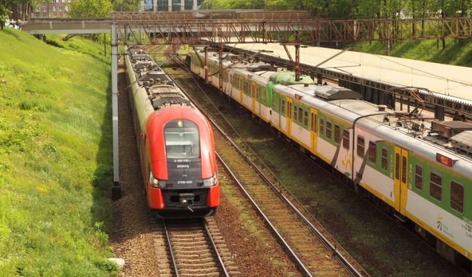 W I kw. 2017 r. wzrosła punktualność pociągów pasażerskich