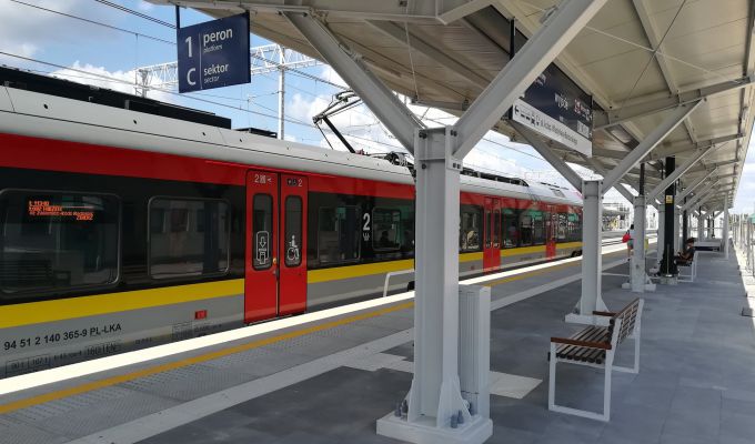 Na stacji Łódź Kaliska podróżni mogą już korzystać z dwóch nowo przebudowanych peronów