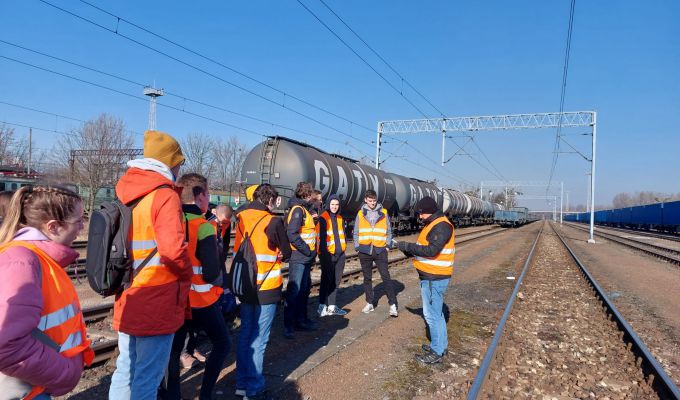 Innowacje pedagogiczne Technikum Kolejowego z Wrocławia przybliżają uczniów do pracy na kolei