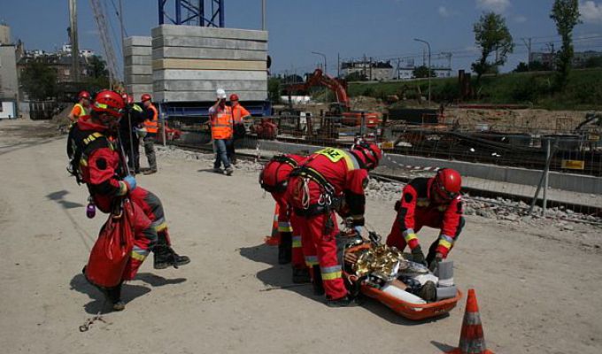 Ćwiczenia ratownicze na stacji metra Stadion
