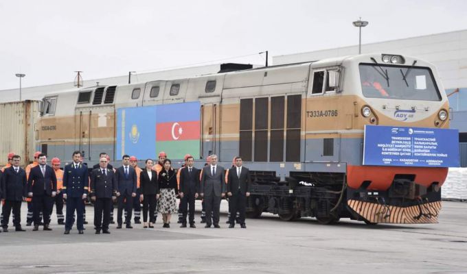 Pierwszy pociąg kontenerowy relacji Chiny-Kazachstan-Azerbejdżan przez Korytarz Środkowy