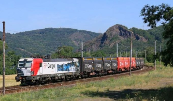 Rail Cargo Logistics odbiera 200 nowych wagonów do przewozu zboża od Ermewy