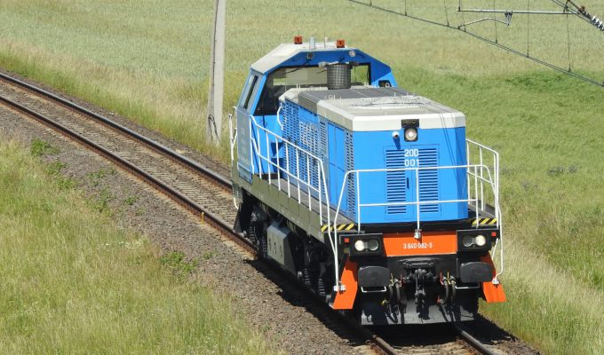 Powstała w Taborze Dębica lokomotywa spalinowa typu 20D na testach w Żmigrodzie.