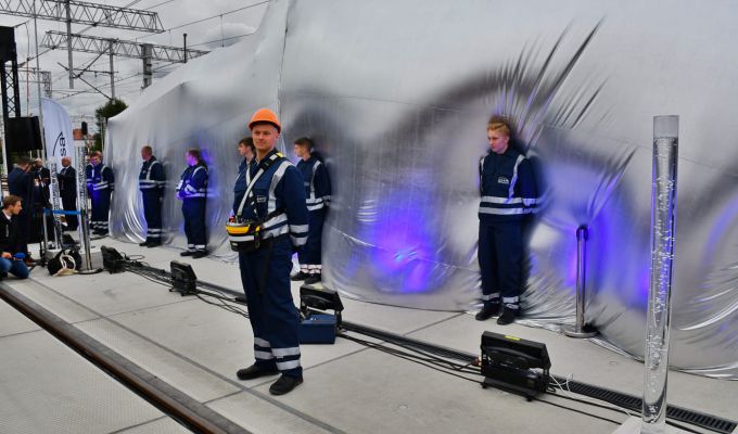 TRAKO 2021: PESA Bydgoszcz zaprezentowała lokomotywę manewrową napędzaną wodorem.