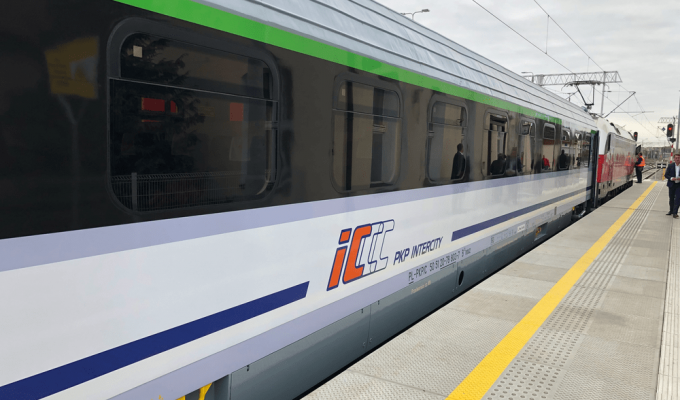 PKP Intercity odbiera pierwsze 10 zmodernizowanych wagonów