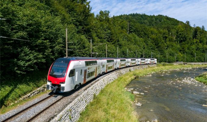 Koleje Szwajcarskie wprowadzają nowe piętrowe jednostki Stadlera