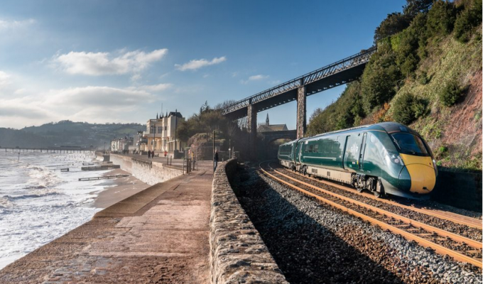 Hitachi i Eversholt Rail opracują hybrydowy międzymiastowy pociąg GWR