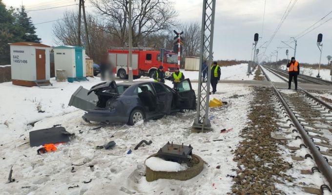 Wypadek na przejedzie kolejowym w miejscowości Longinówka